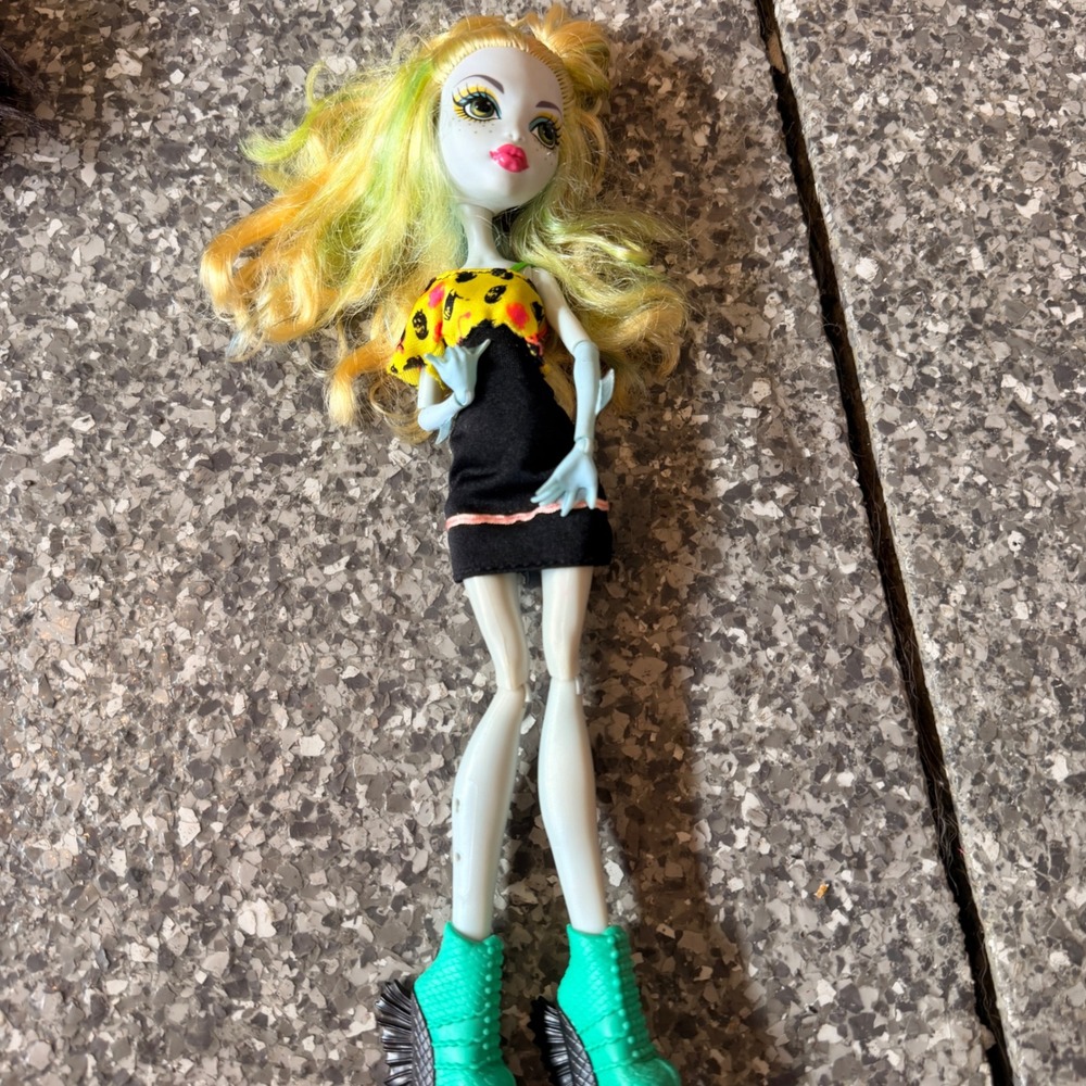 Monster High Lagoona Blue Skultimate Roller Maze Doll EUC C418G